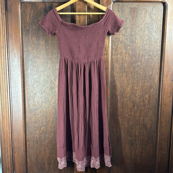 Roxy Dresses & Skirts - Mauve/ Maroon/ Rose Colored Roxy Dress